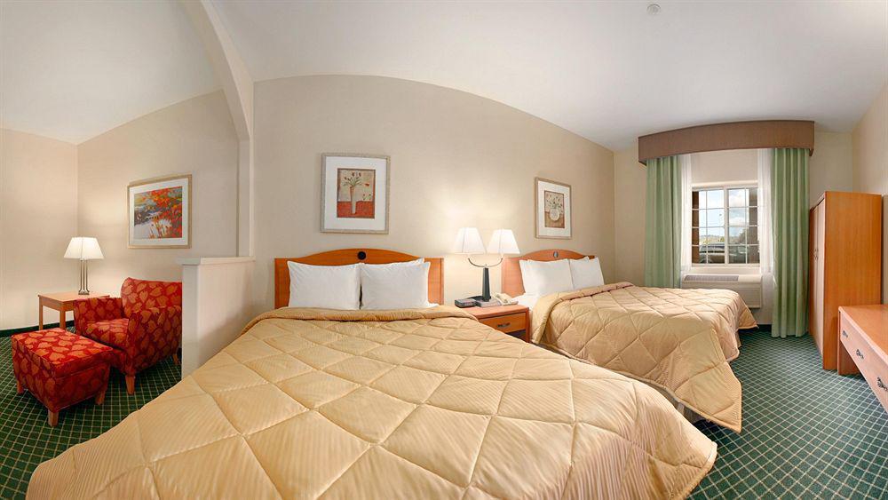 Comfort Inn & Suites Oakland Airport Екстер'єр фото