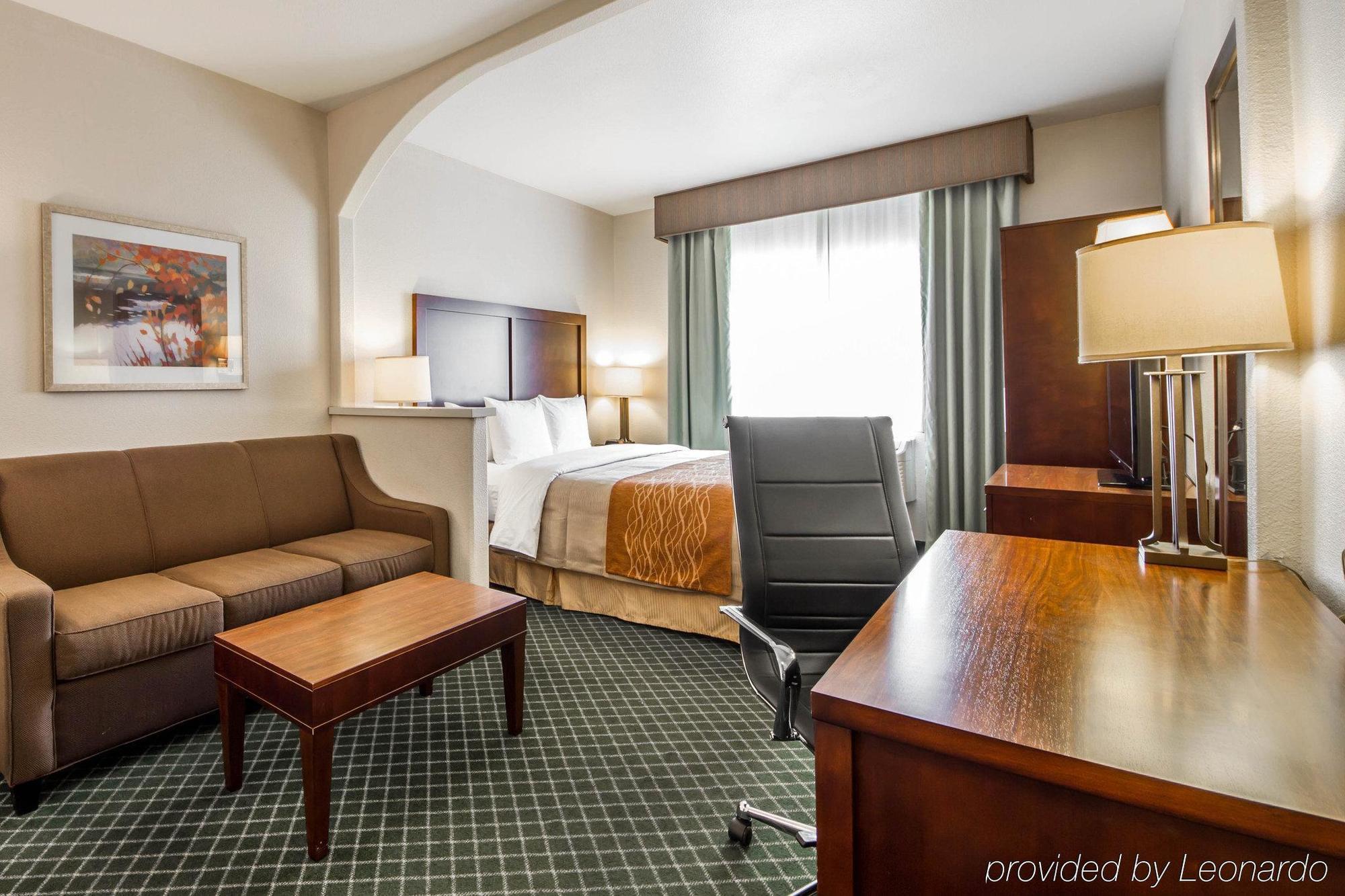 Comfort Inn & Suites Oakland Airport Екстер'єр фото