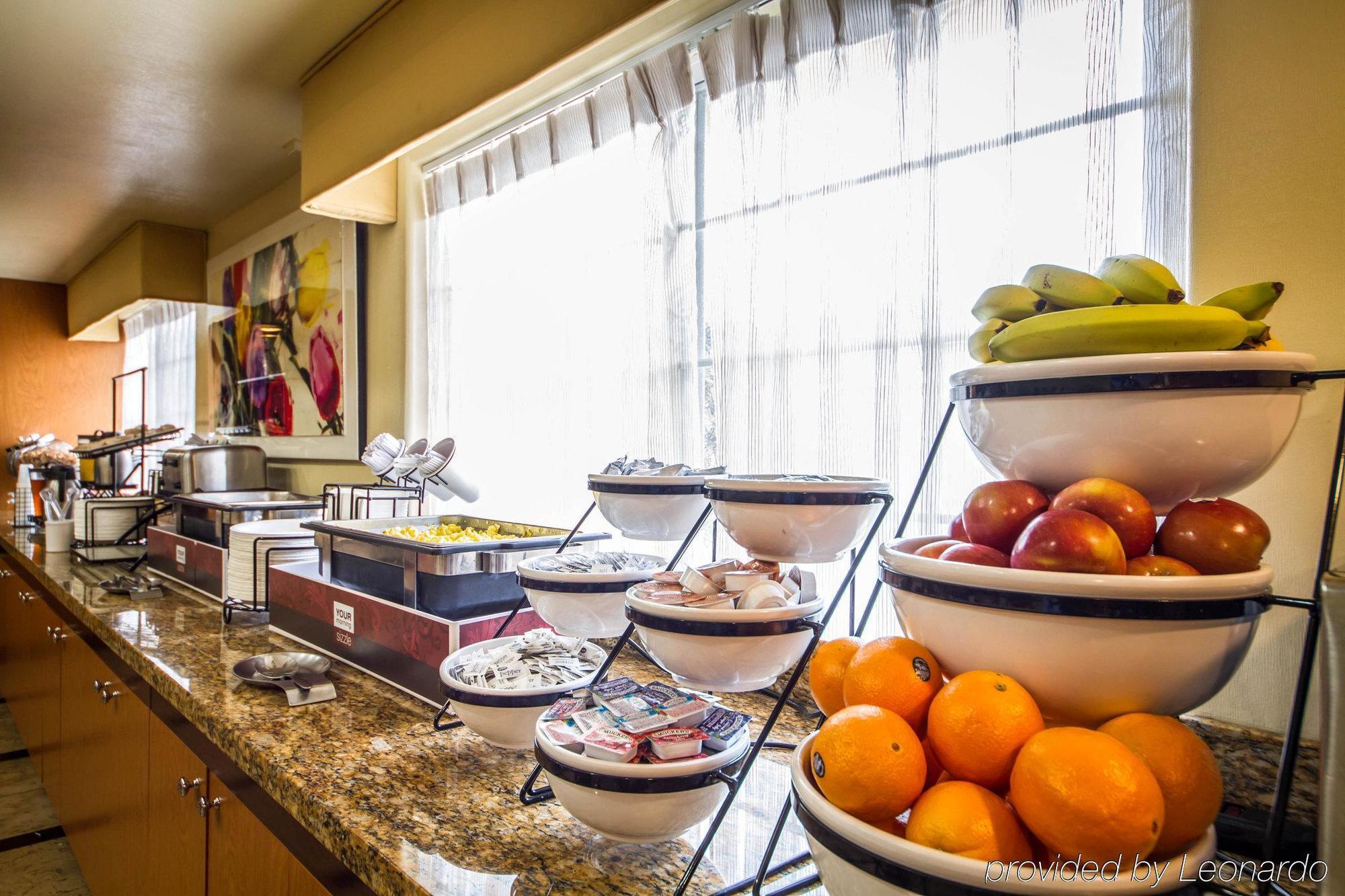 Comfort Inn & Suites Oakland Airport Екстер'єр фото
