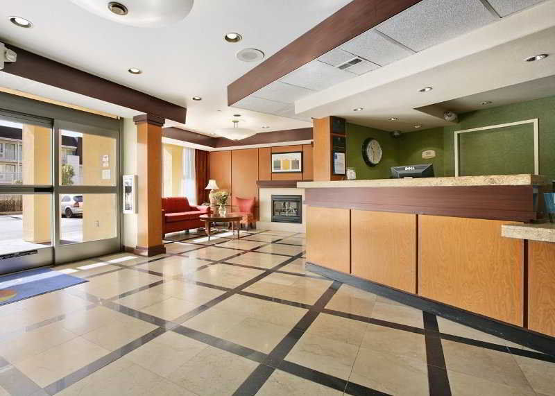 Comfort Inn & Suites Oakland Airport Екстер'єр фото