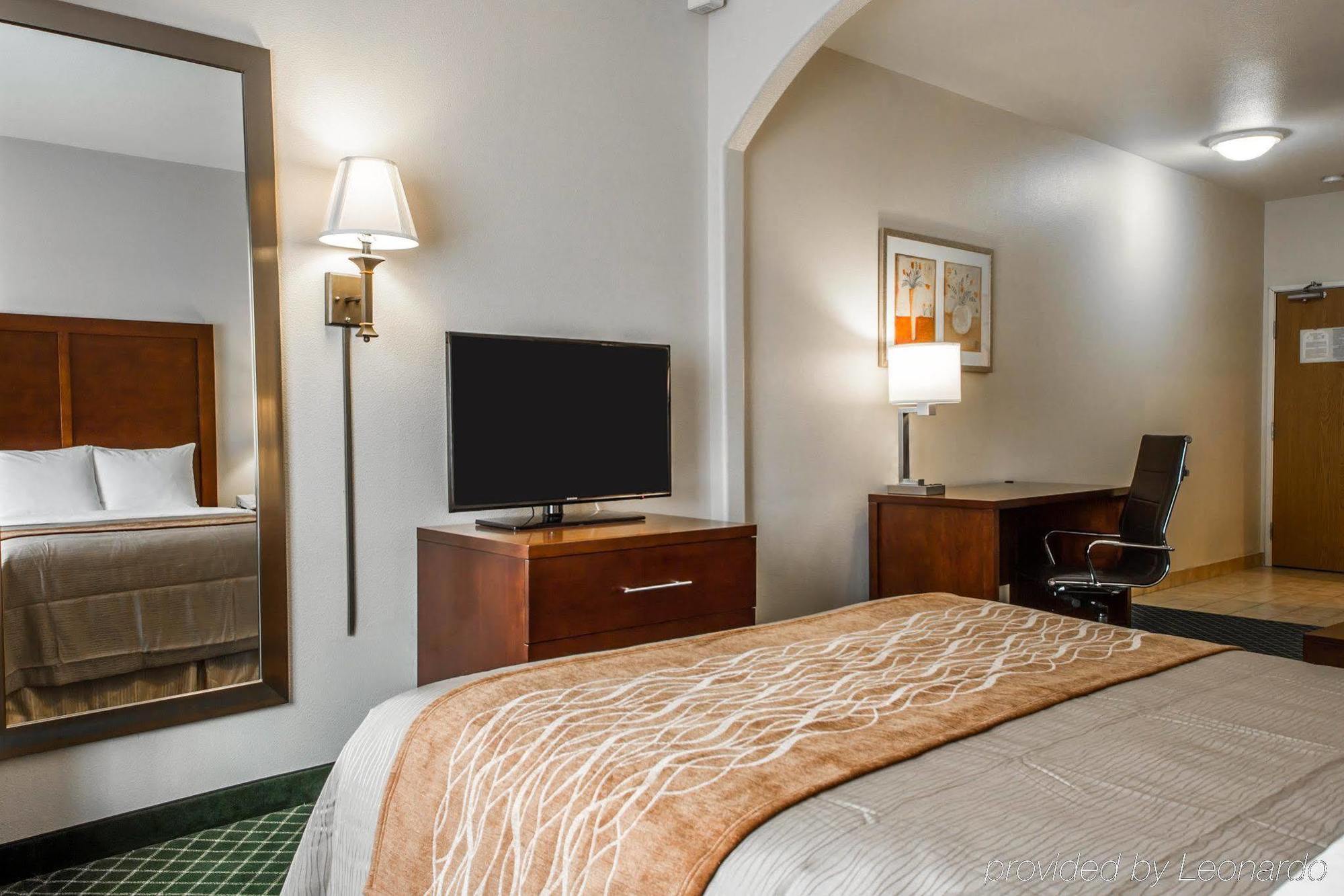 Comfort Inn & Suites Oakland Airport Екстер'єр фото
