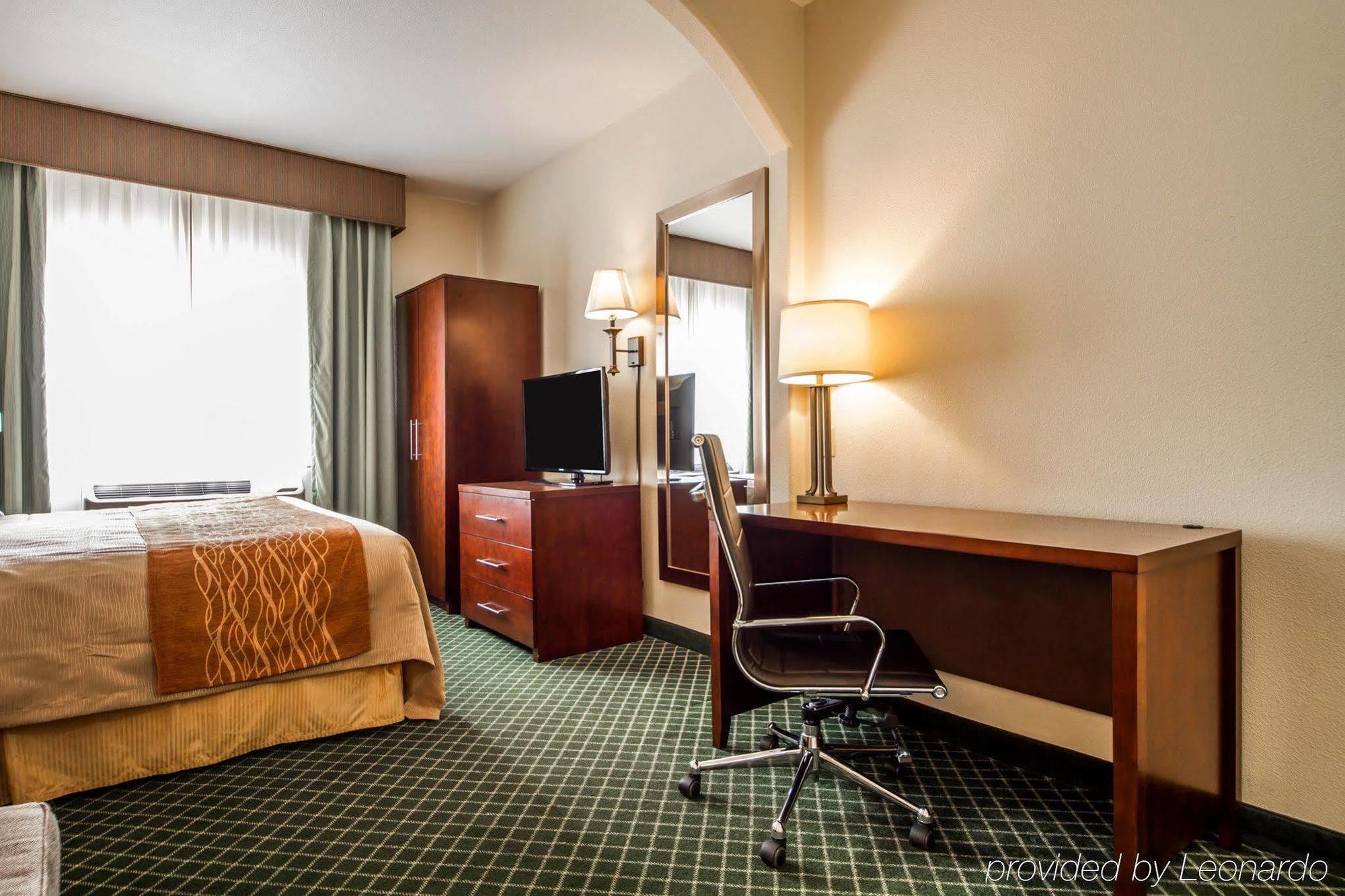 Comfort Inn & Suites Oakland Airport Екстер'єр фото