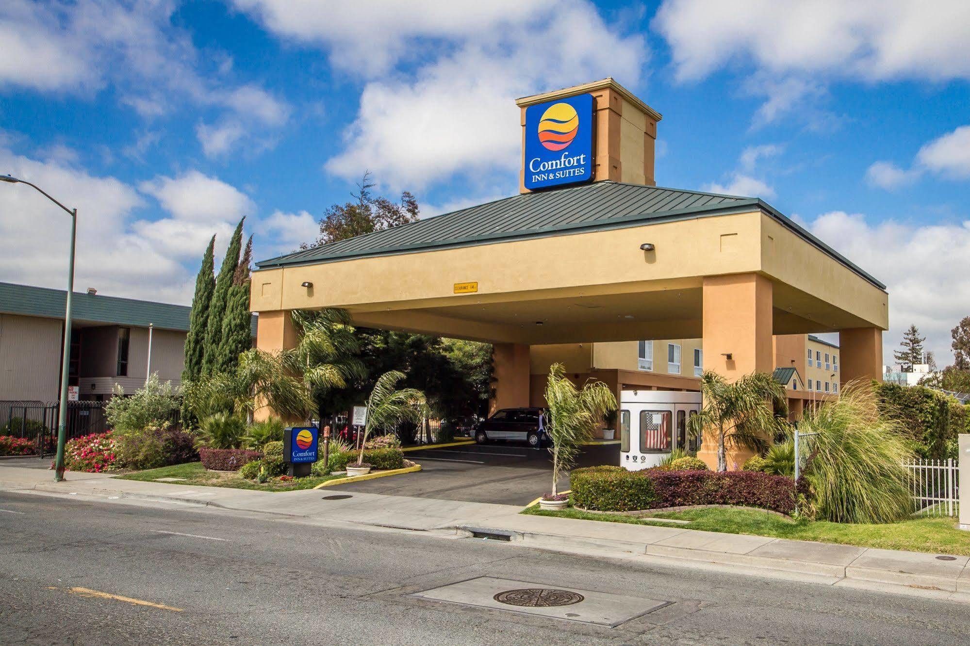 Comfort Inn & Suites Oakland Airport Екстер'єр фото