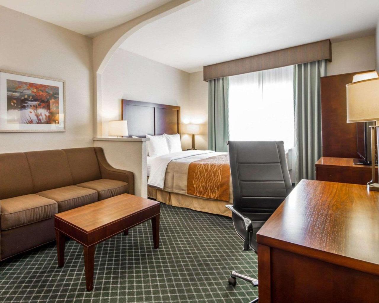 Comfort Inn & Suites Oakland Airport Екстер'єр фото