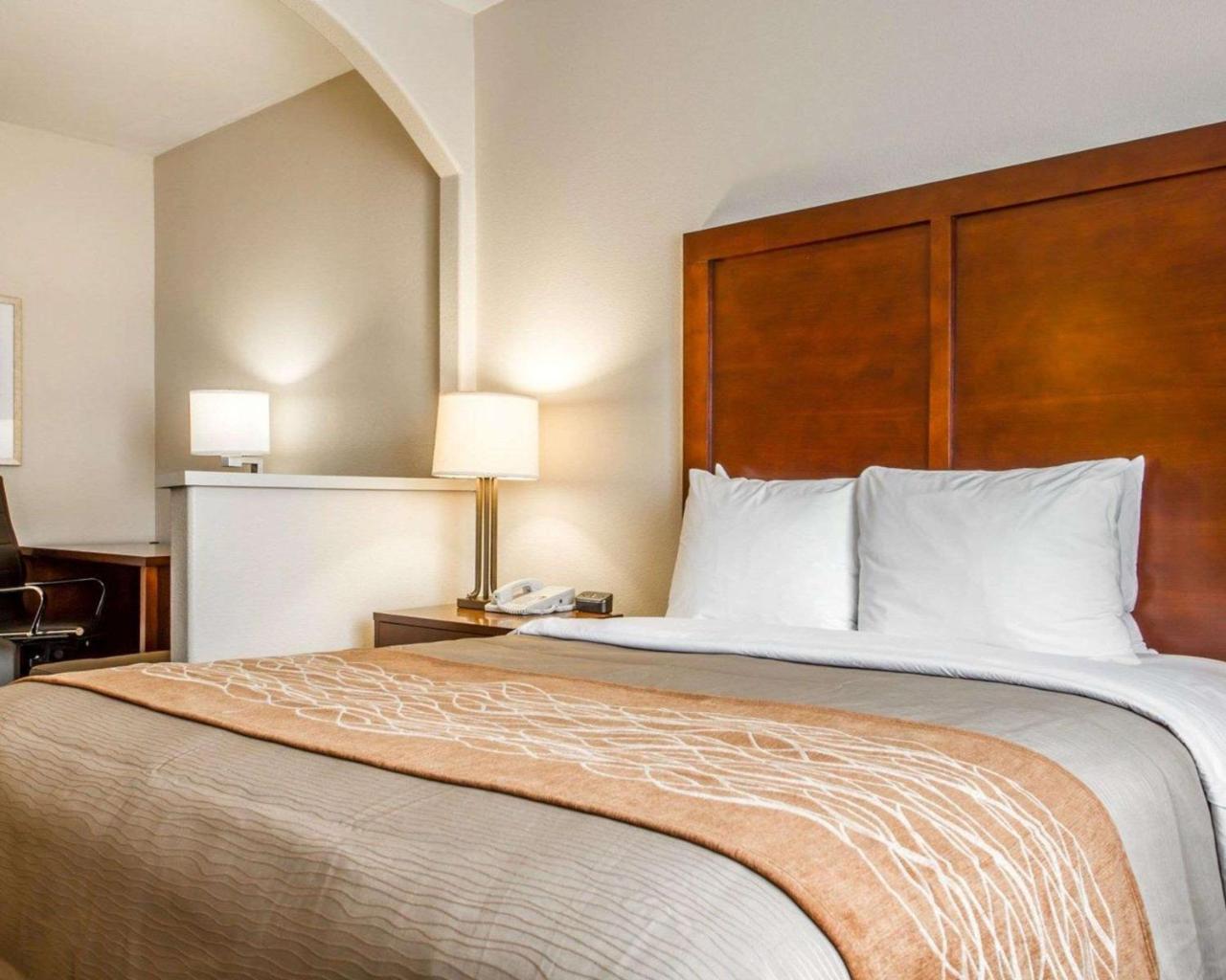Comfort Inn & Suites Oakland Airport Екстер'єр фото