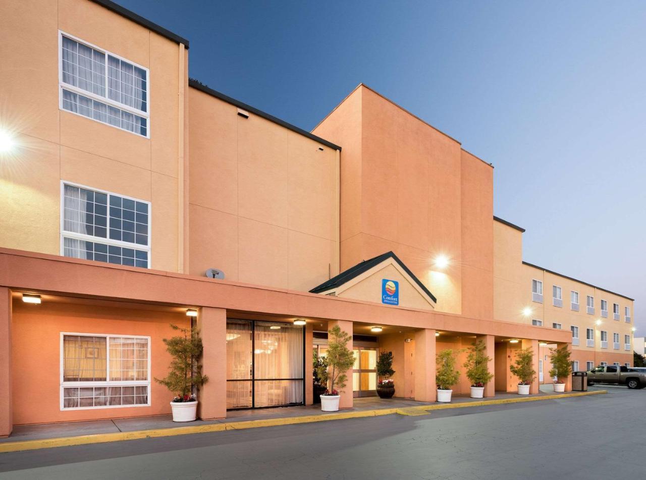Comfort Inn & Suites Oakland Airport Екстер'єр фото