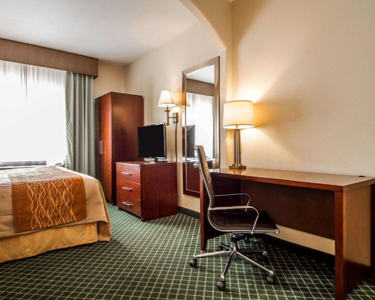 Comfort Inn & Suites Oakland Airport Екстер'єр фото