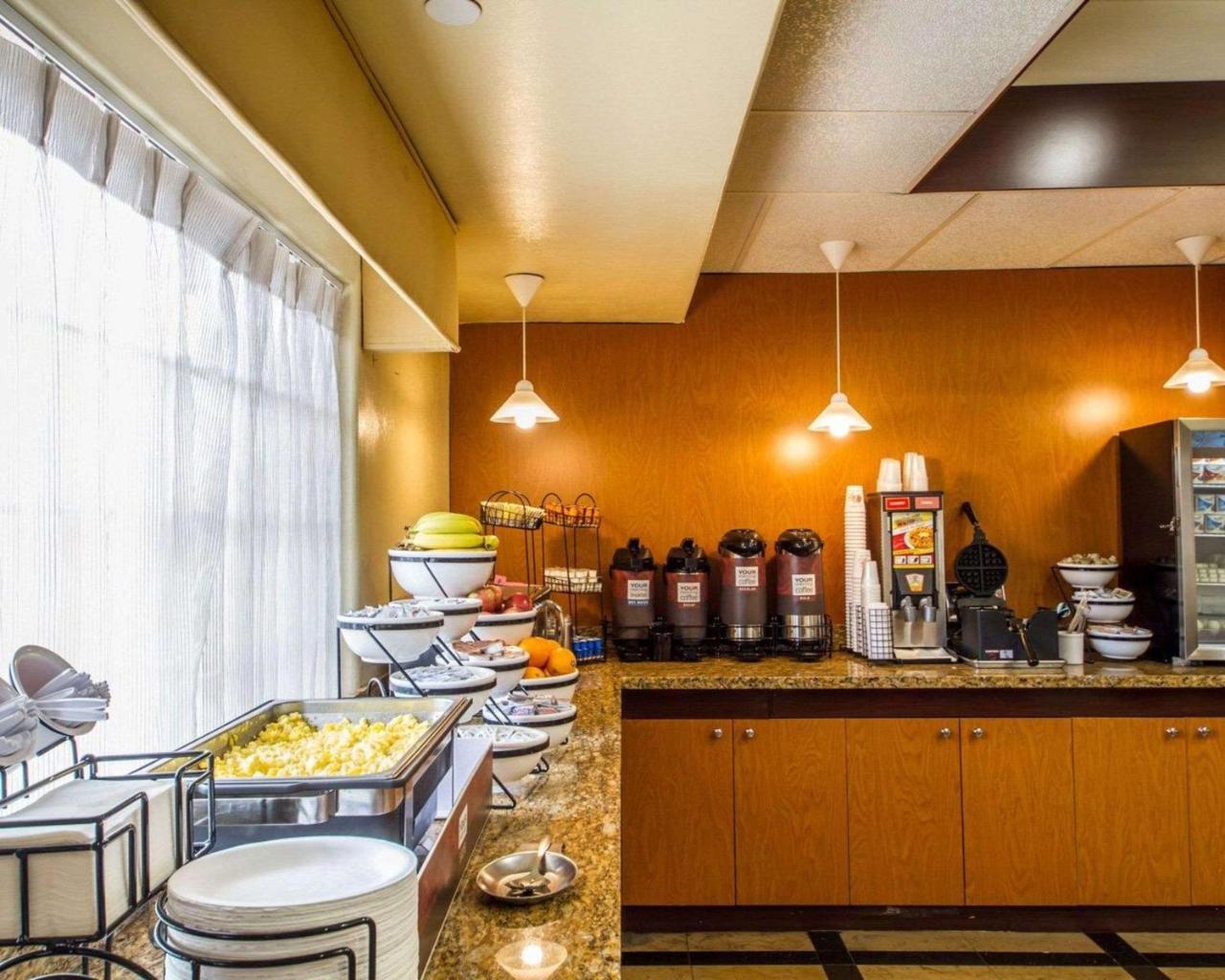 Comfort Inn & Suites Oakland Airport Екстер'єр фото