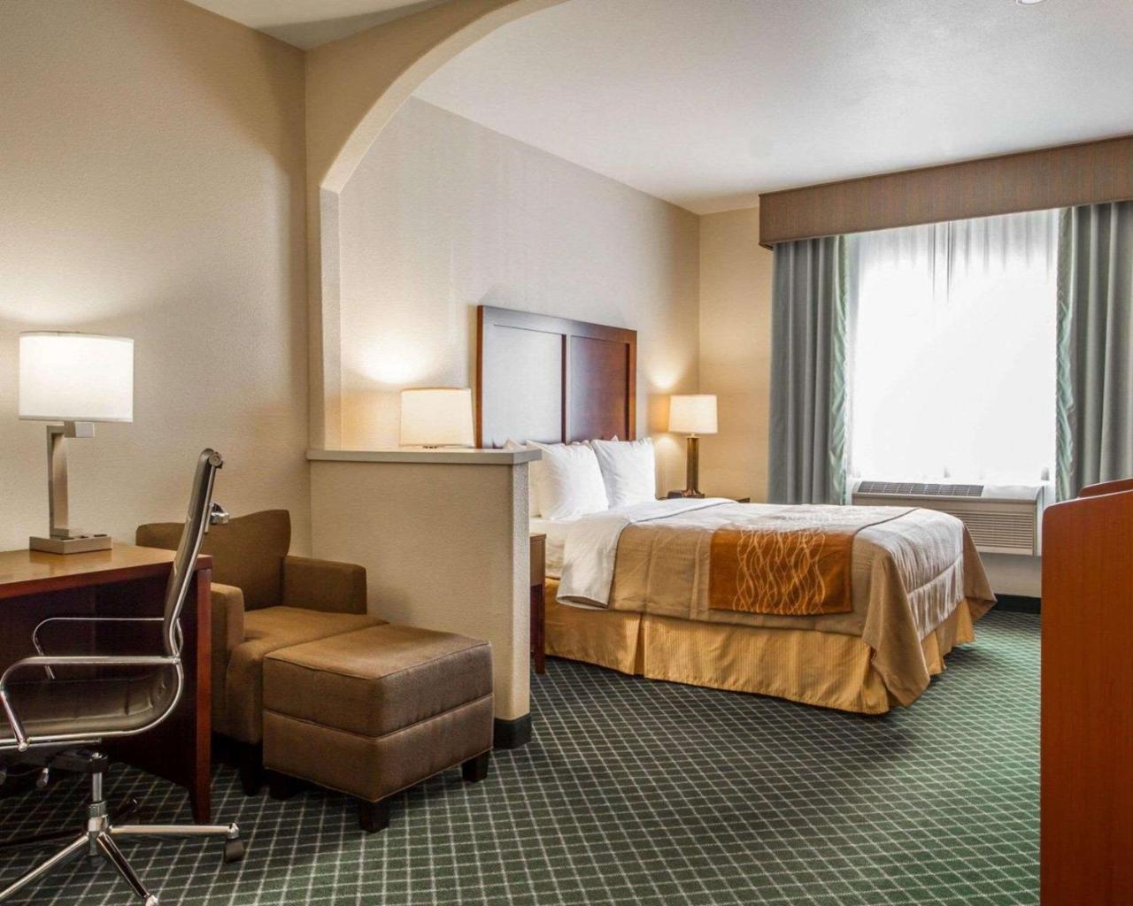 Comfort Inn & Suites Oakland Airport Екстер'єр фото